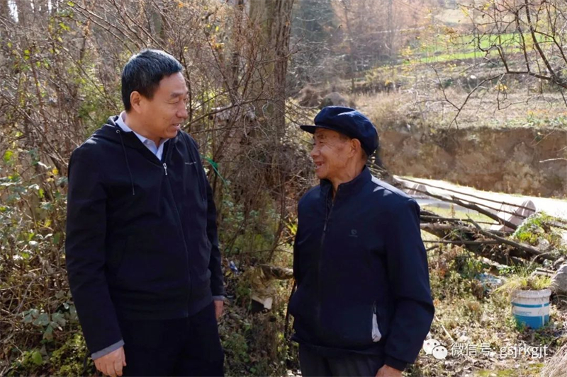 乐动网页版·官方端在线在帮扶村开展“冬季送温暖”活动